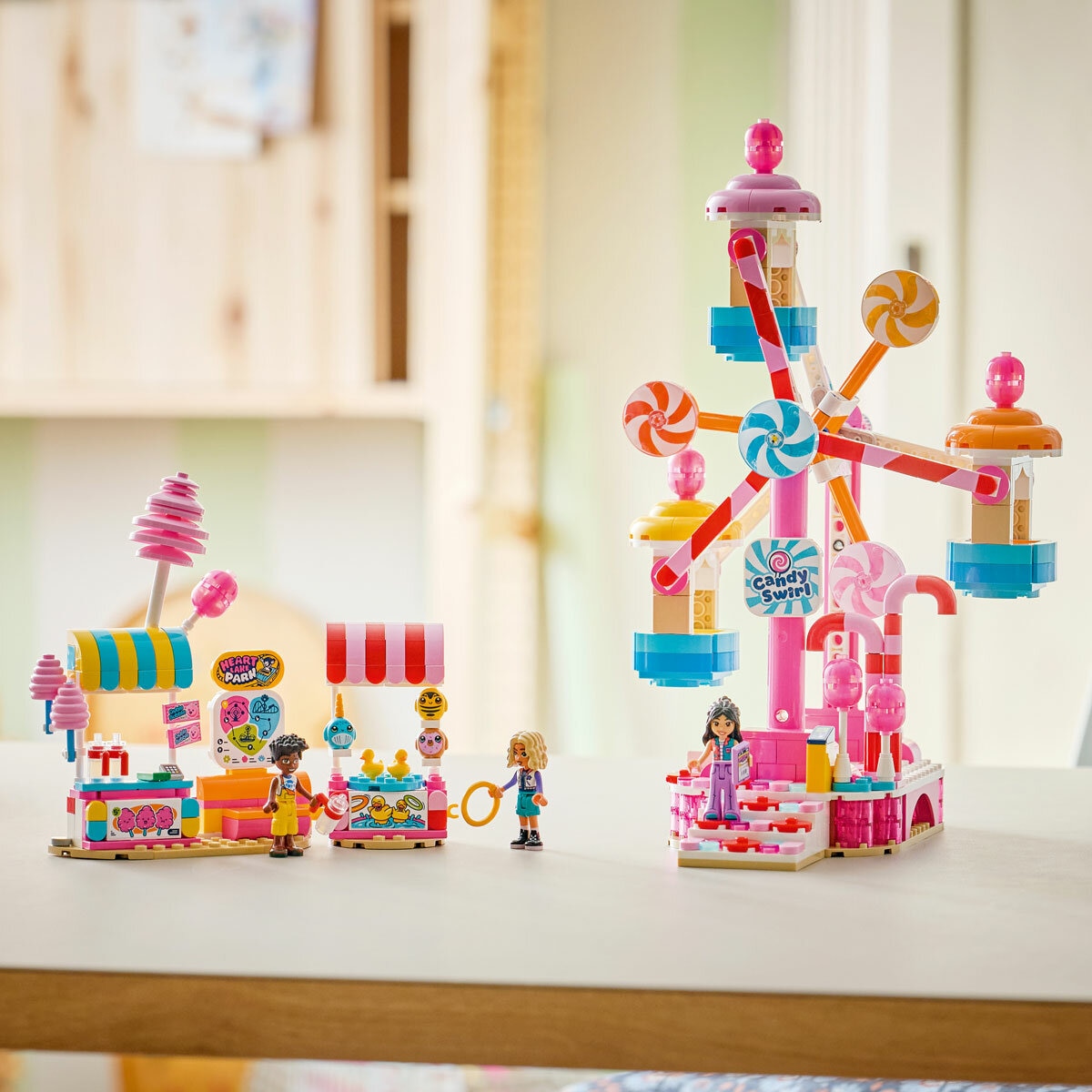 LEGO Friends Candy and Cupcake Ferris Wheel - Model 42700 (7+ Years) LEGO Friends Candy and Cupcake Ferris Wheel - Model 42700 (7+ Years)