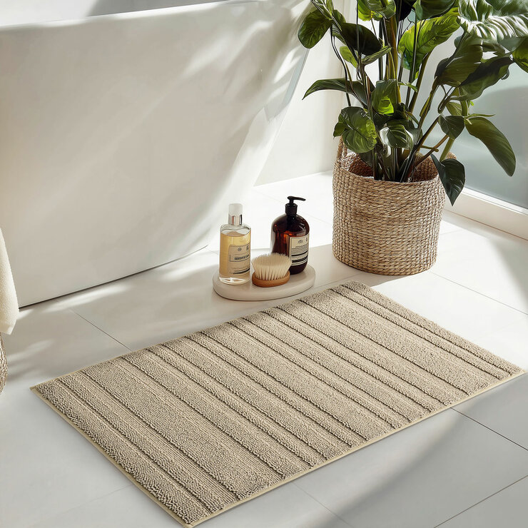 Evergrace Home Chenille Memory Foam Bath Mat in Taupe, 61 x 91 cm Evergrace Home Chenille Memory Foam Bath Mat in Taupe, 61 x 91 cm
