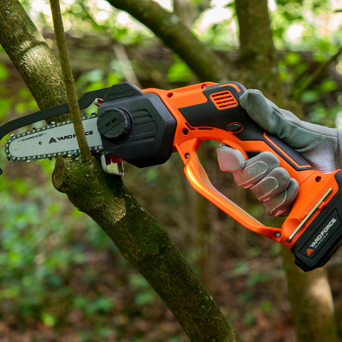Compact and lightweight for easy one-handed operations