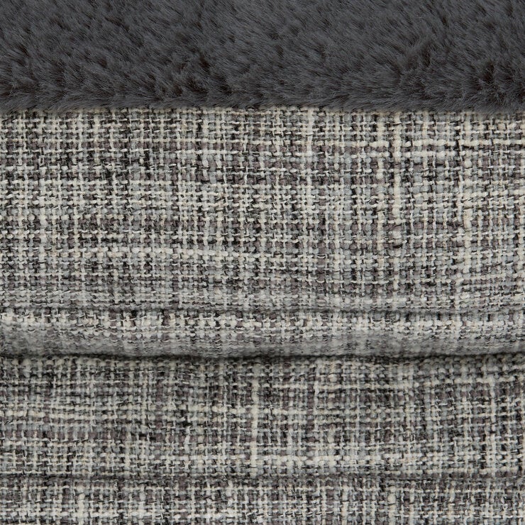 Kirkland Signature Pillow Top Gusseted Pet Bed, 32" x 42" (81.3 x 106.7cm) in 2 Options Kirkland Signature Pillow Top Gusseted Pet Bed, 32" x 42" (81.3 x 106.7cm) in 2 Options