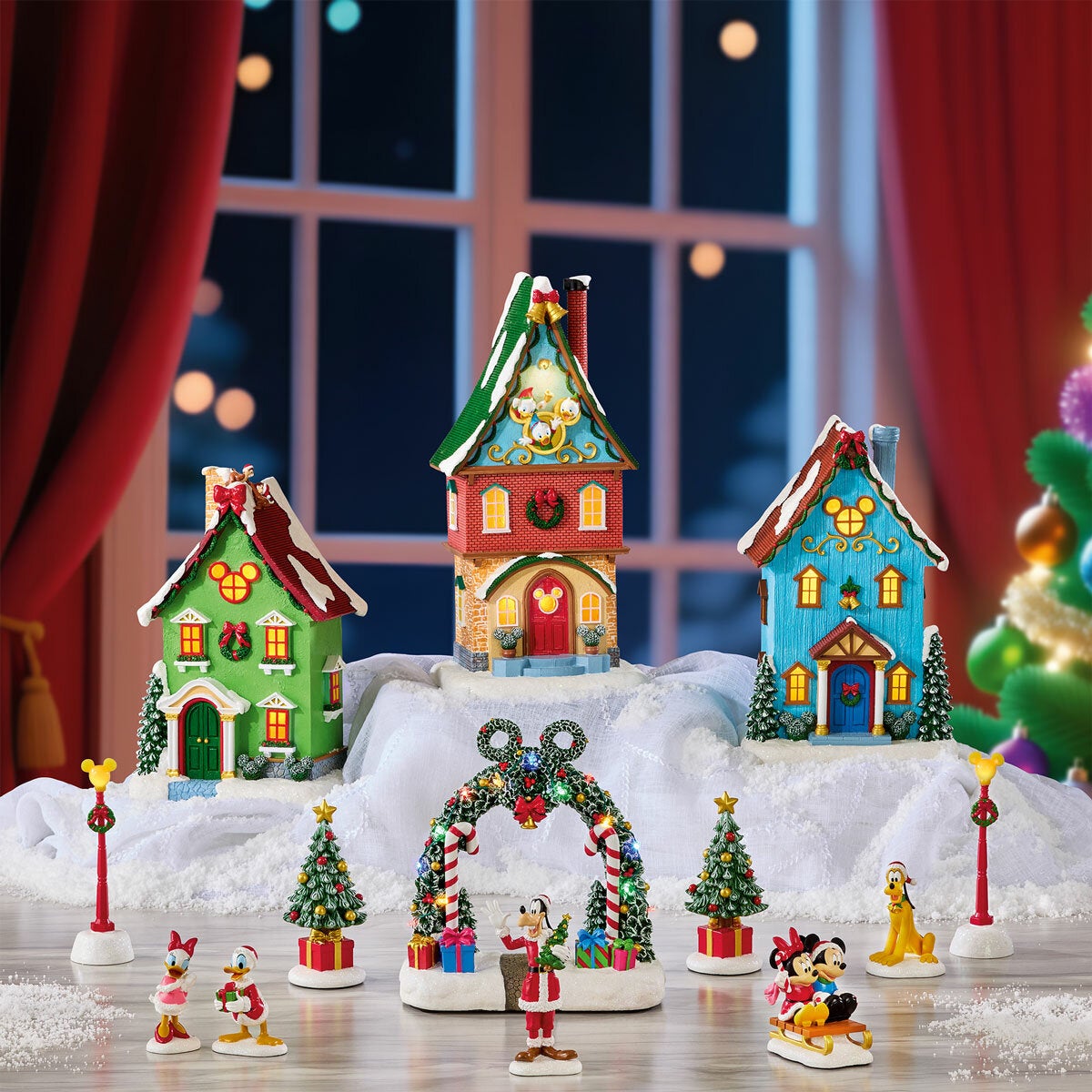 Disney Christmas Village with lights and music - 13 Pieces
