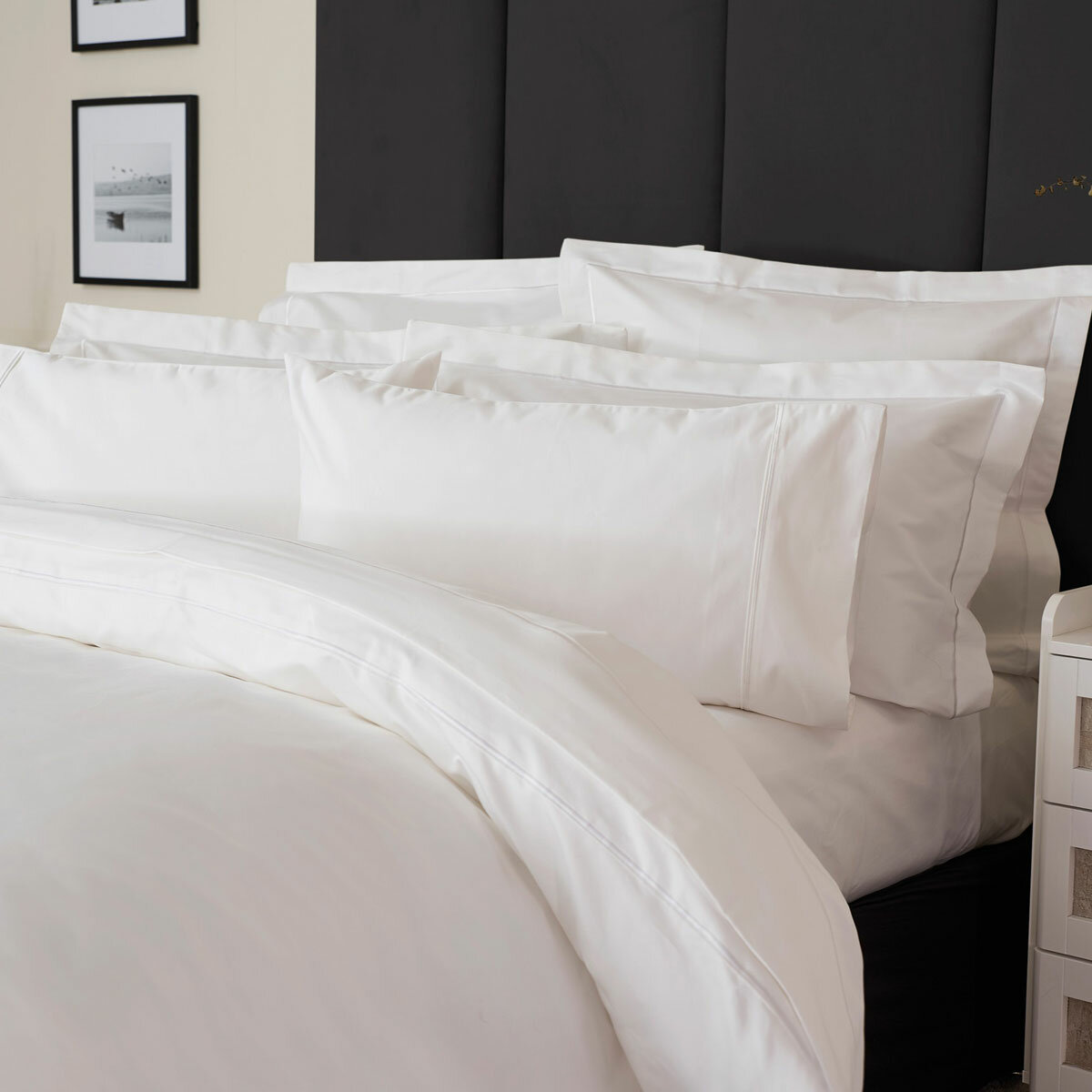 1200 Thread count bedding in white
