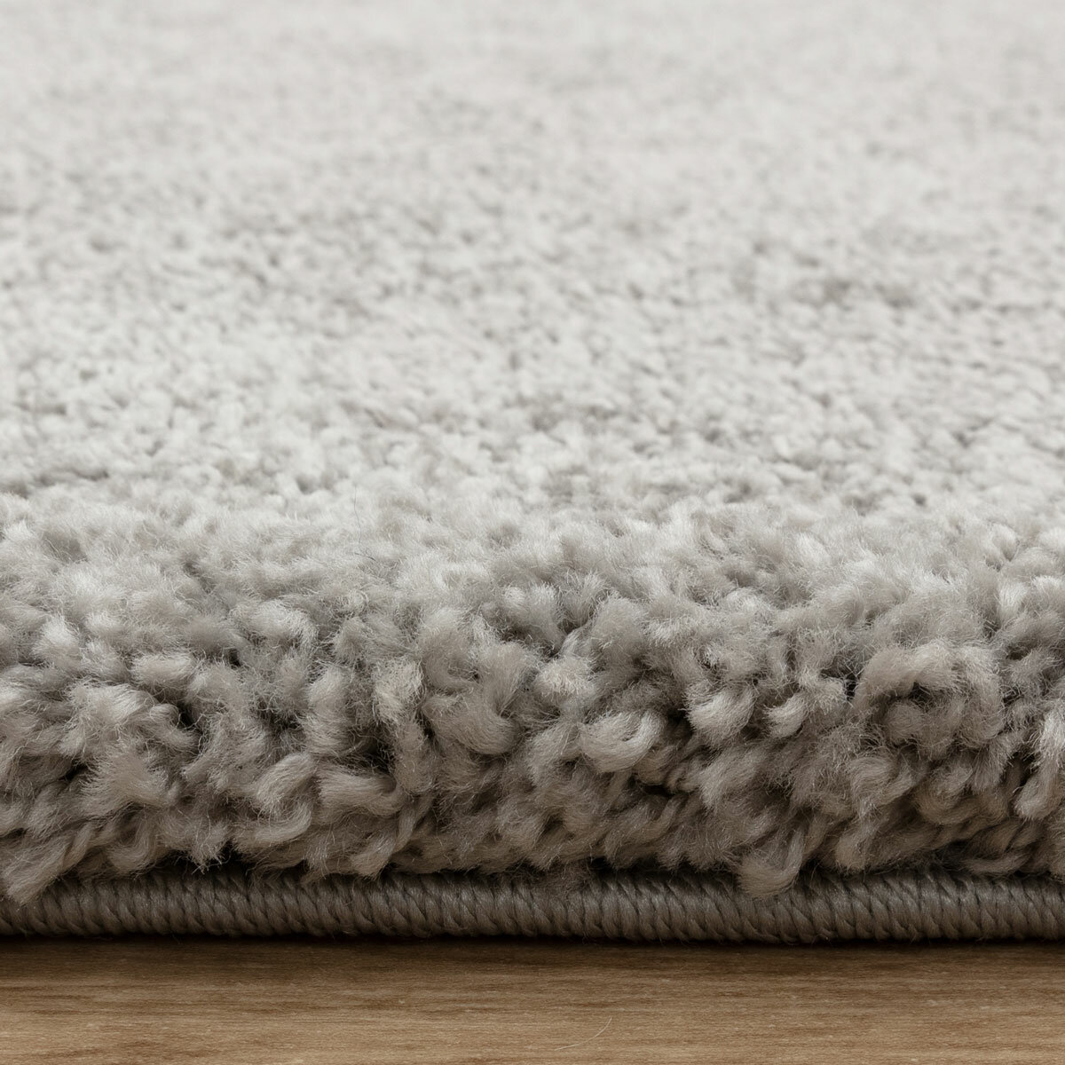 Atlas Shaggy Silver Rug, in 3 Sizes Atlas Shaggy Silver Rug, in 3 Sizes
