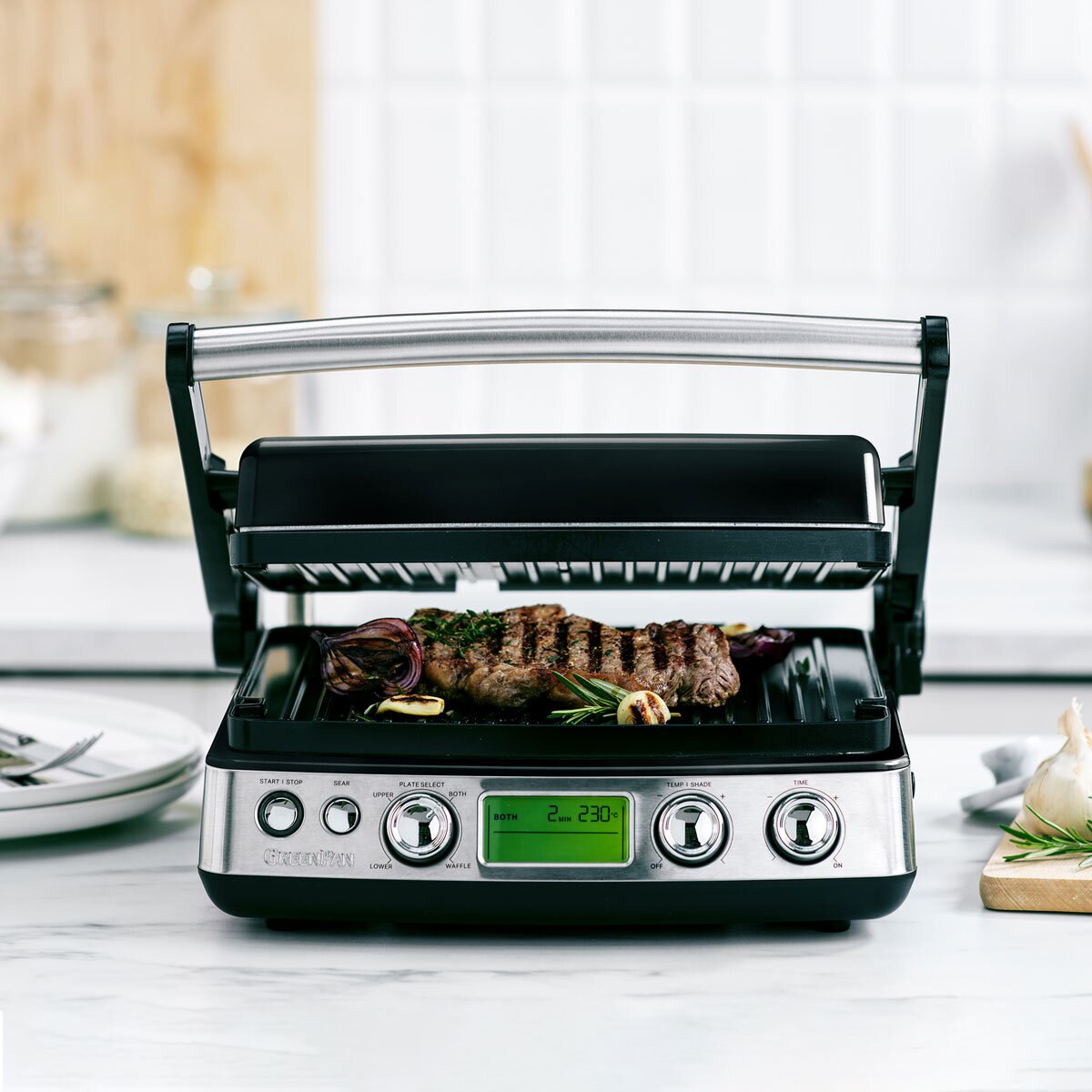 Lifestyle image of Greenpan contact grill