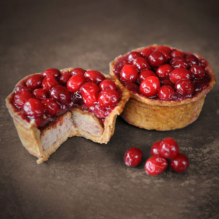 Topping's Pies Christmas Pork Pies, 6 x 200g Topping's Pies Christmas Pork Pies, 6 x 200g