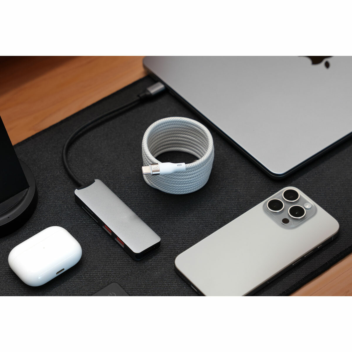 LoopLoop USB-C Cables 2x1.5M / 1x2M, 240W / Supports Data, White