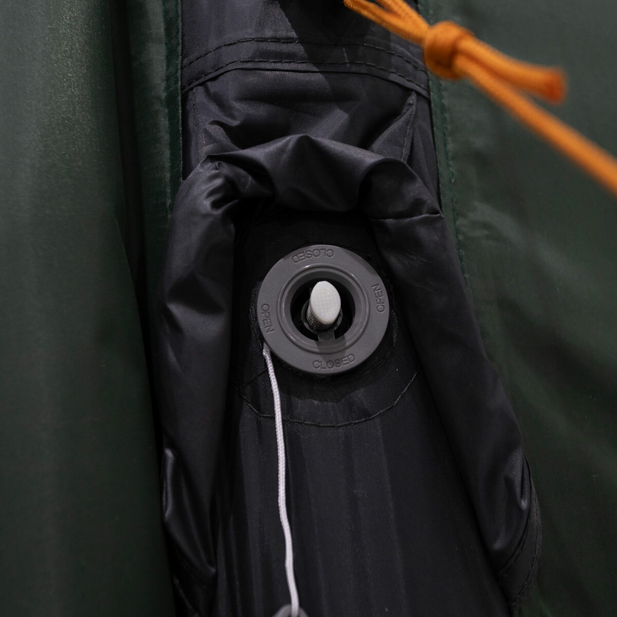 Lifestyle image showing the air valve open Lifestyle image showing the air valve open