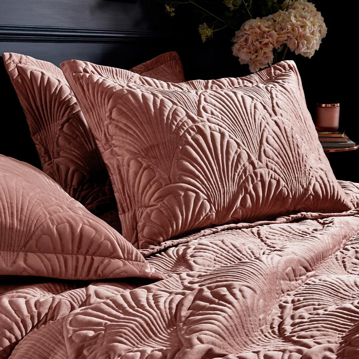 Kensington Velvet 3 Piece Bed Set in Blush, King