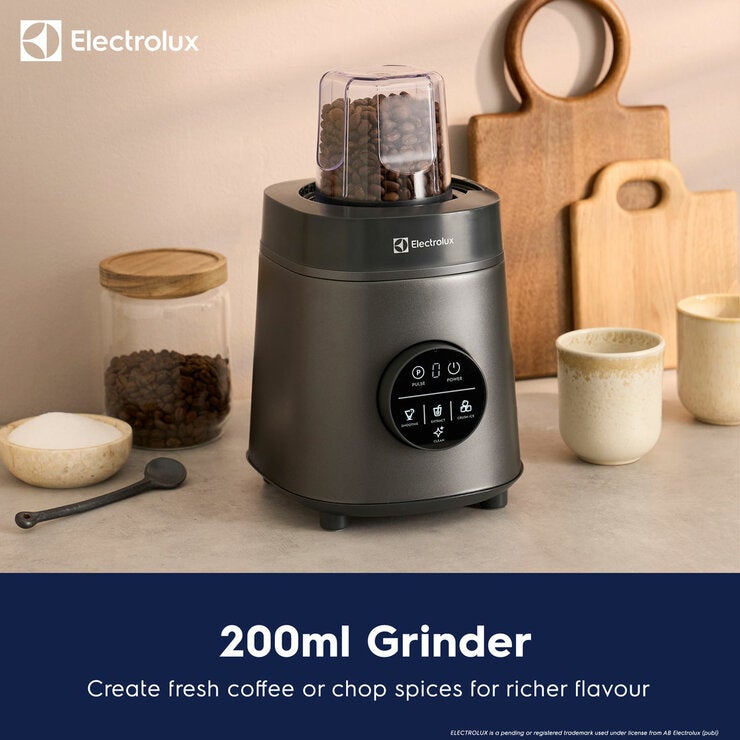 Lifestyle image showing 200ml grinder Lifestyle image showing 200ml grinder