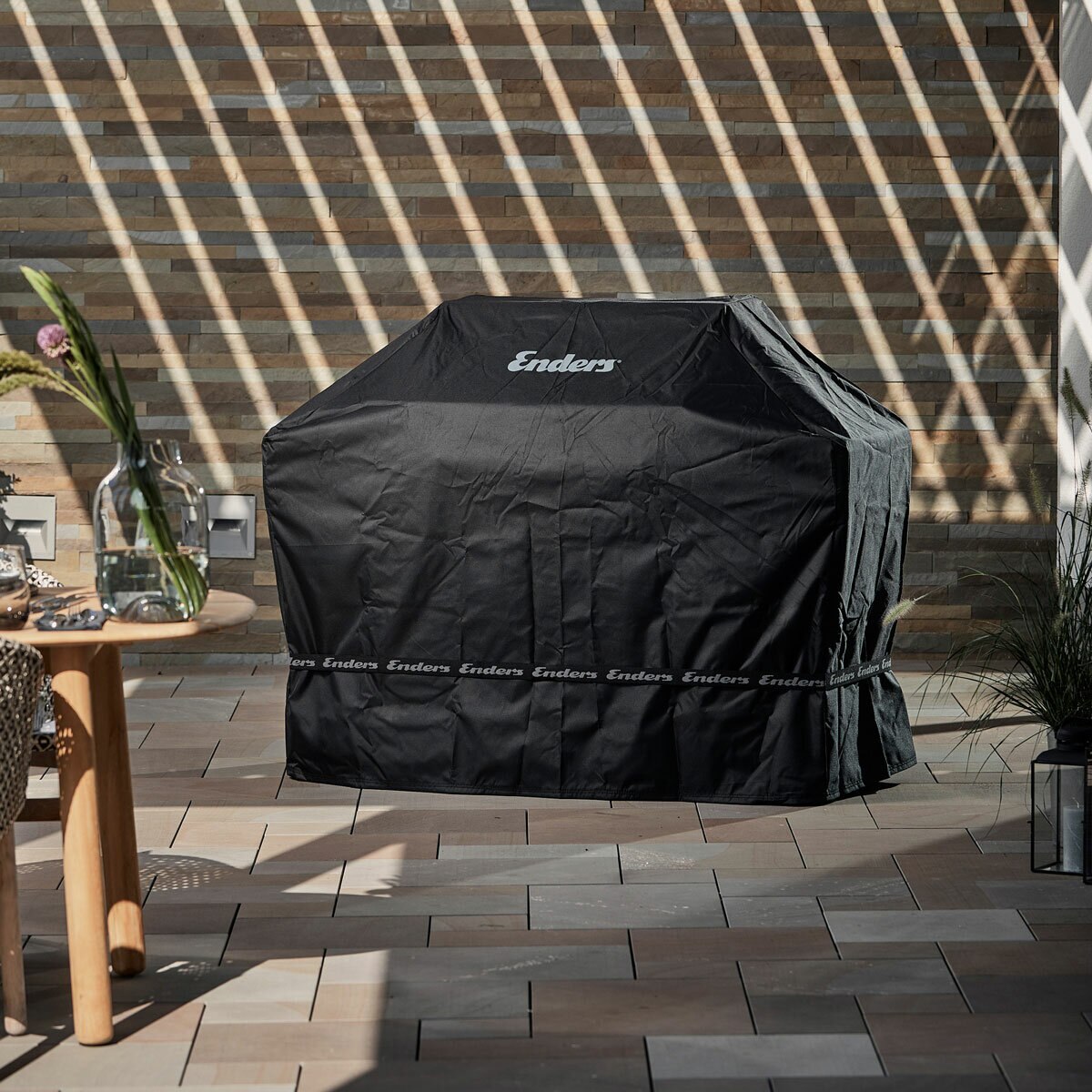 Enders UNIQ PRO 3 Burner Gas BBQ + Cover Enders UNIQ PRO 3 Burner Gas BBQ + Cover
