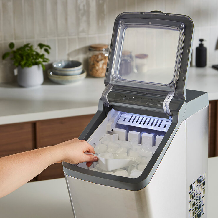 Lifestyle image of ice being scooped out