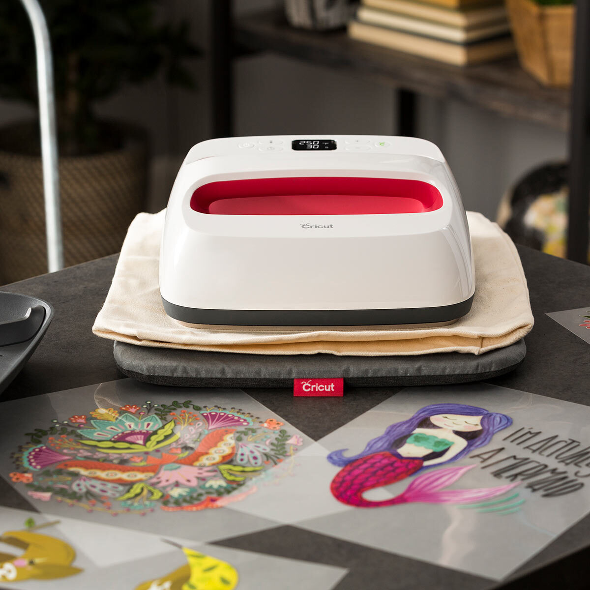 Buy Cricut EasyPress 2 9x9 Bundle Mat Image at Costco.co.uk