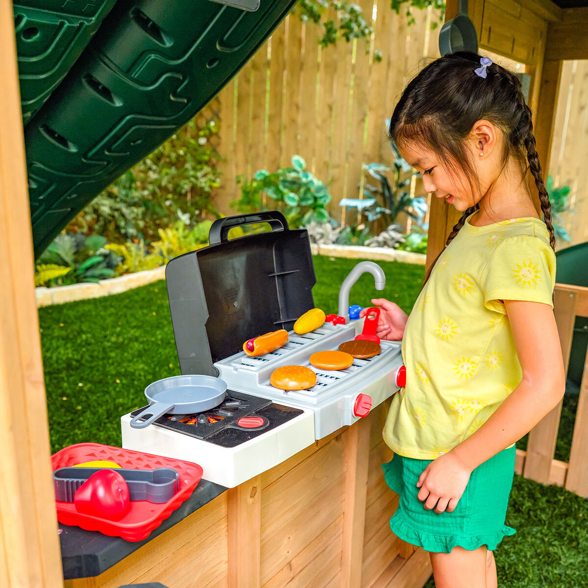 KidKraft Summit View Playcentre and Swing Set (3-10 Years)