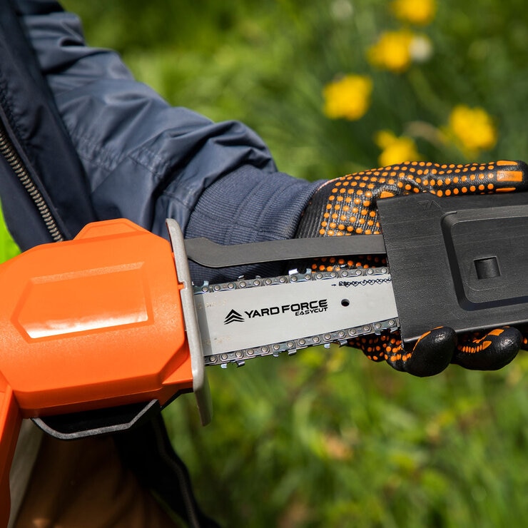 Chain cover guard (Included)