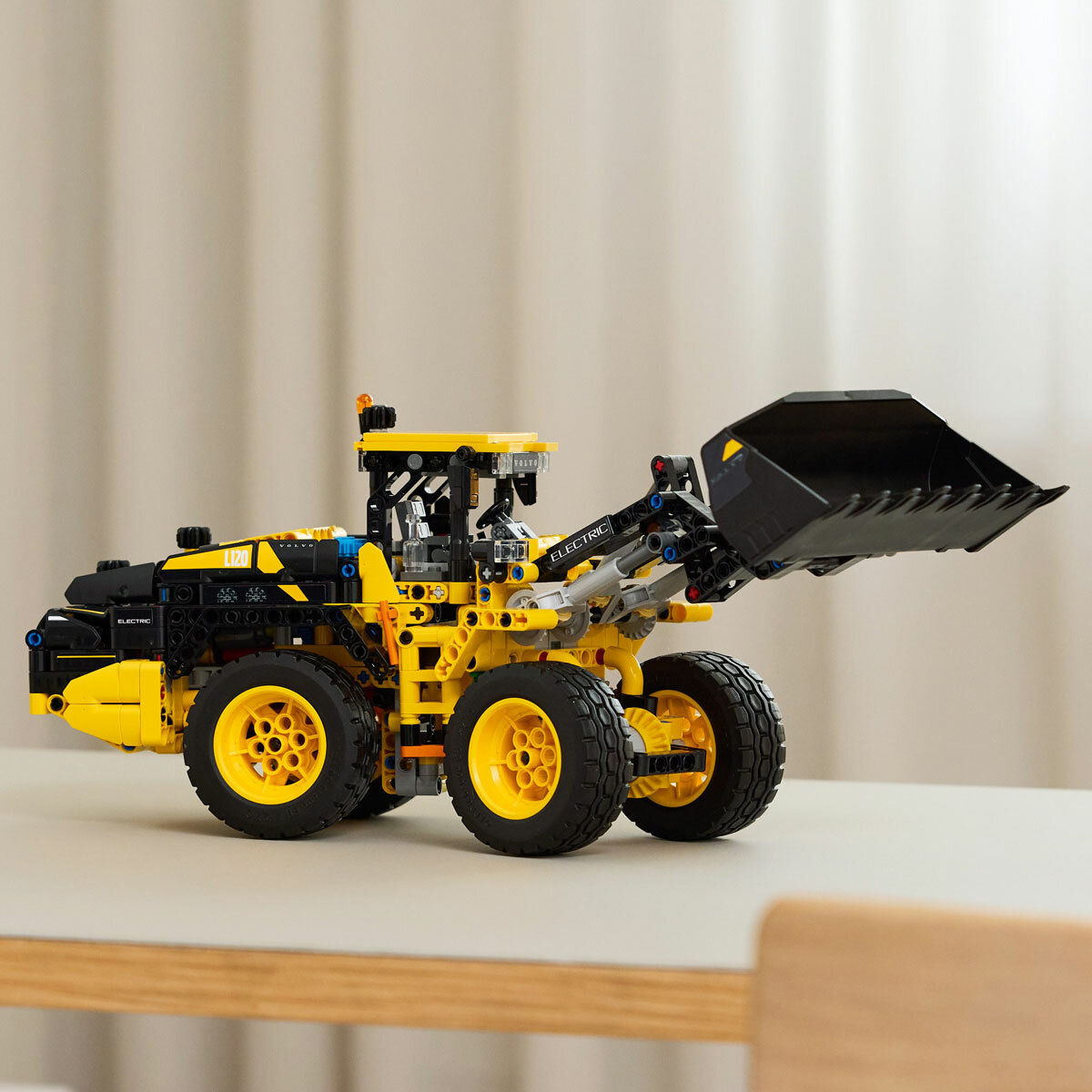 LEGO Technic Volvo L120 Electric Wheel Loader - Model 42209 (9+ Years)