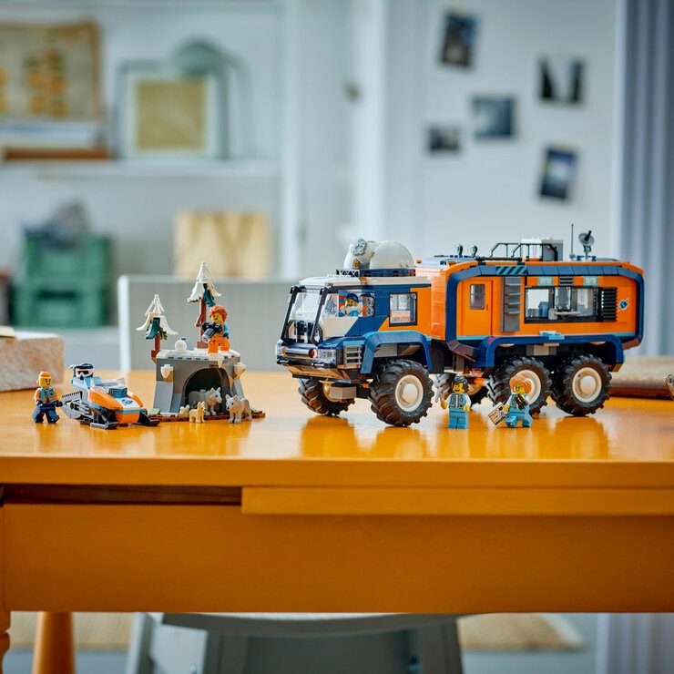 LEGO City Arctic Explorer Science Lab Truck - Model 60471 (8+ Years)