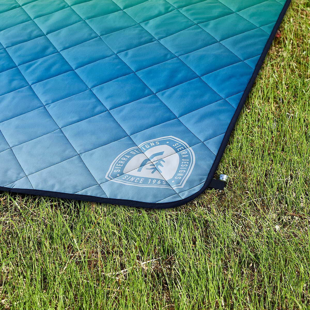 Sierra Designs Waterproof Outdoor Tote Blanket in 3 designs, 182 x 182 cm