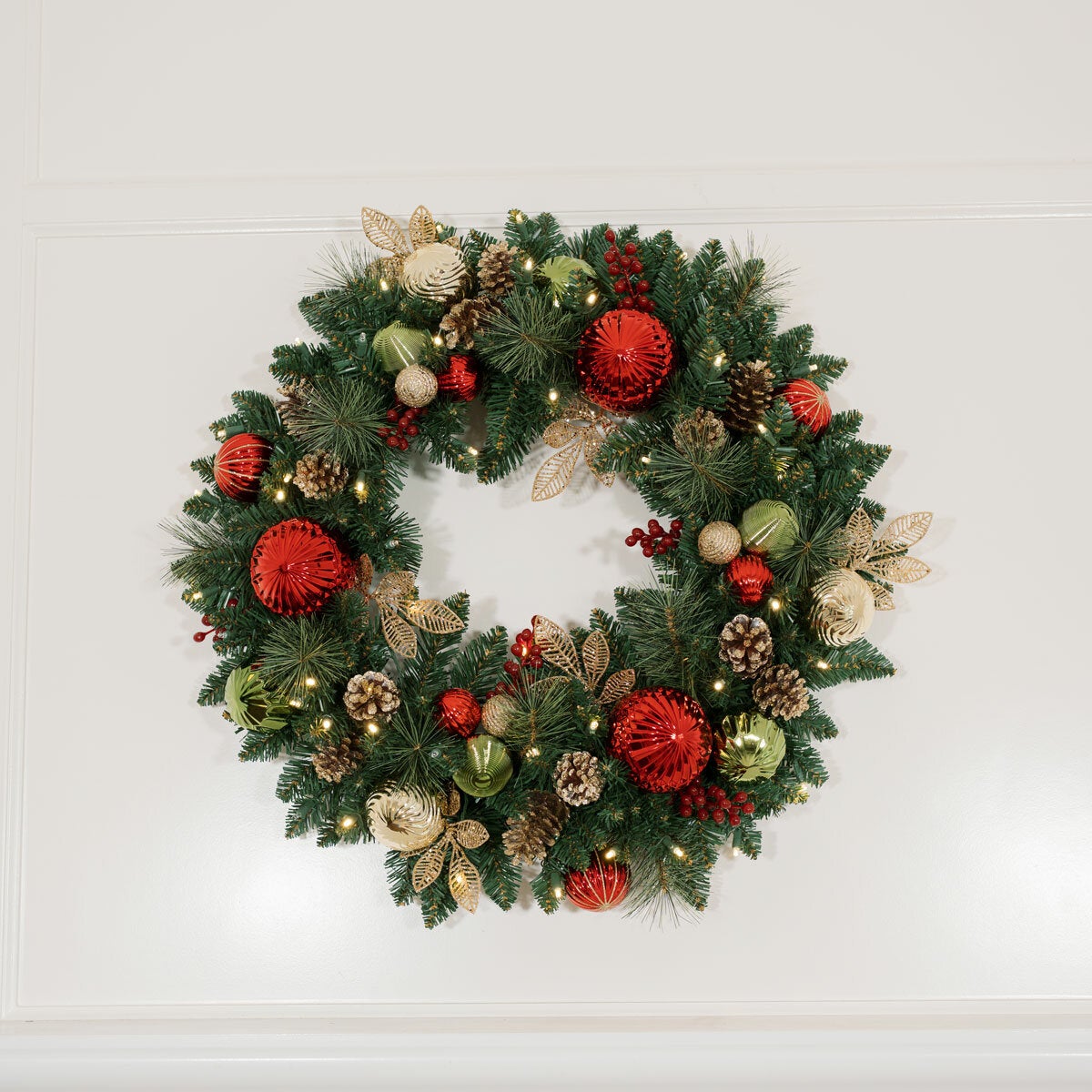 30 inch (76cm) Pre-Lit Decorated Wreath with 50 LED Lights in Red 30 inch (76cm) Pre-Lit Decorated Wreath with 50 LED Lights in Red