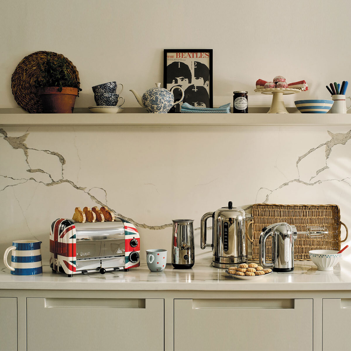 Dualit Union Jack Toaster Lifestyle Image