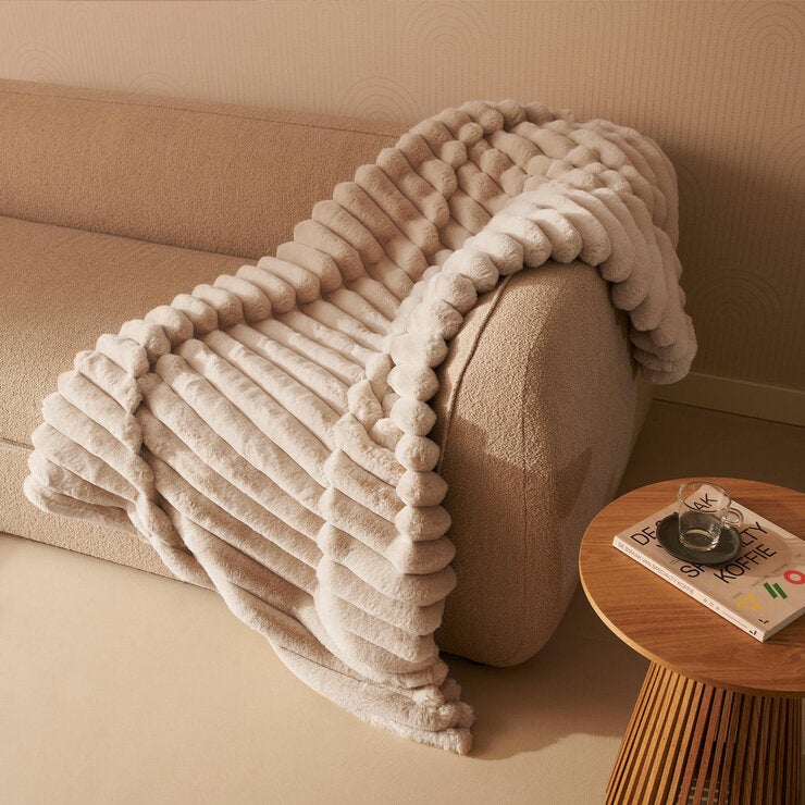 Duux Yentl Grey Heated Faux Fur Overblanket, 200 x 200 cm Duux Yentl Grey Heated Faux Fur Overblanket, 200 x 200 cm