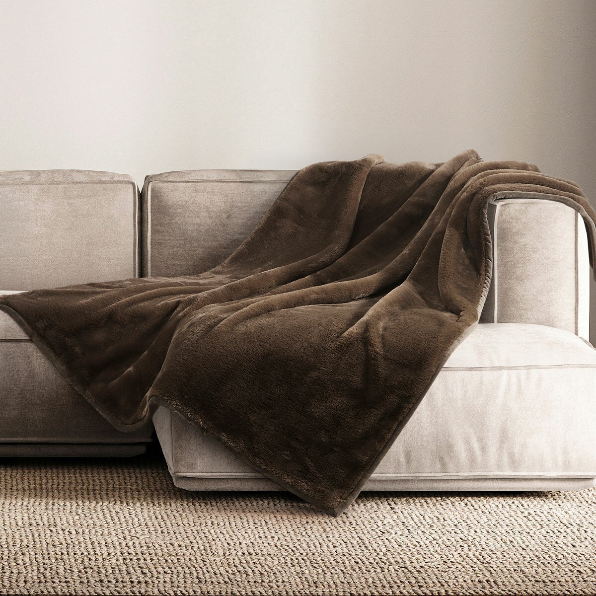 Mon Chateau Faux Fur Throw in 4 Colours, 152 x 177 cm Mon Chateau Faux Fur Throw in 4 Colours, 152 x 177 cm