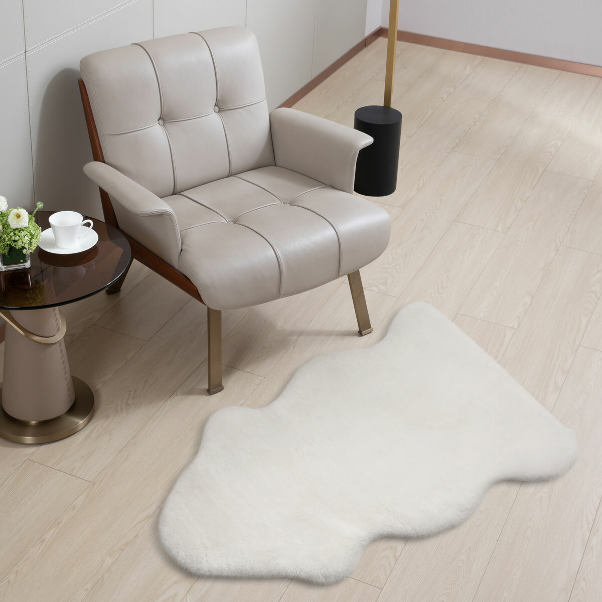 Windward Single Sheepskin Rug in Ivory, 60 x 95 cm Windward Single Sheepskin Rug in Ivory, 60 x 95 cm