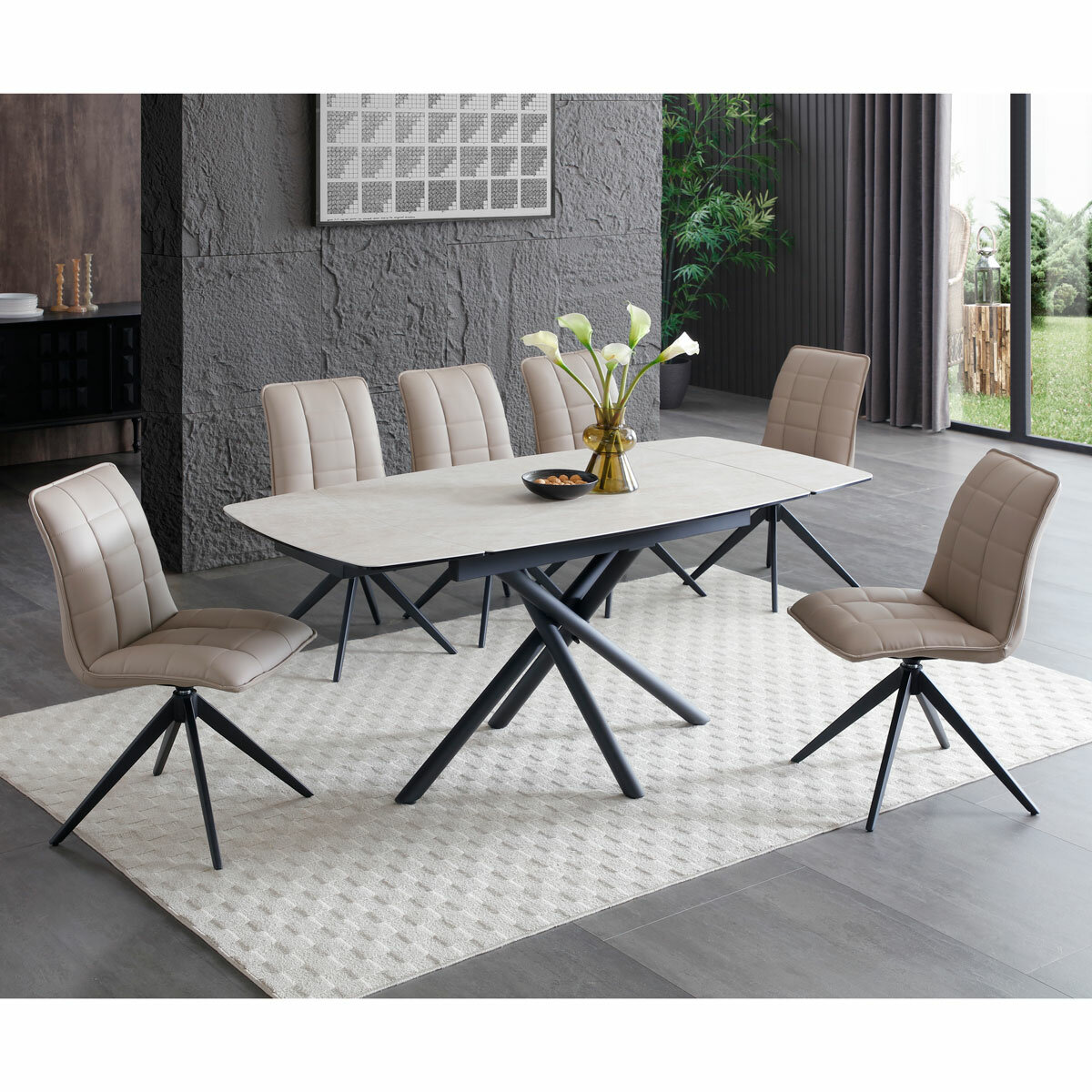 Lifestyle image, table and chairs