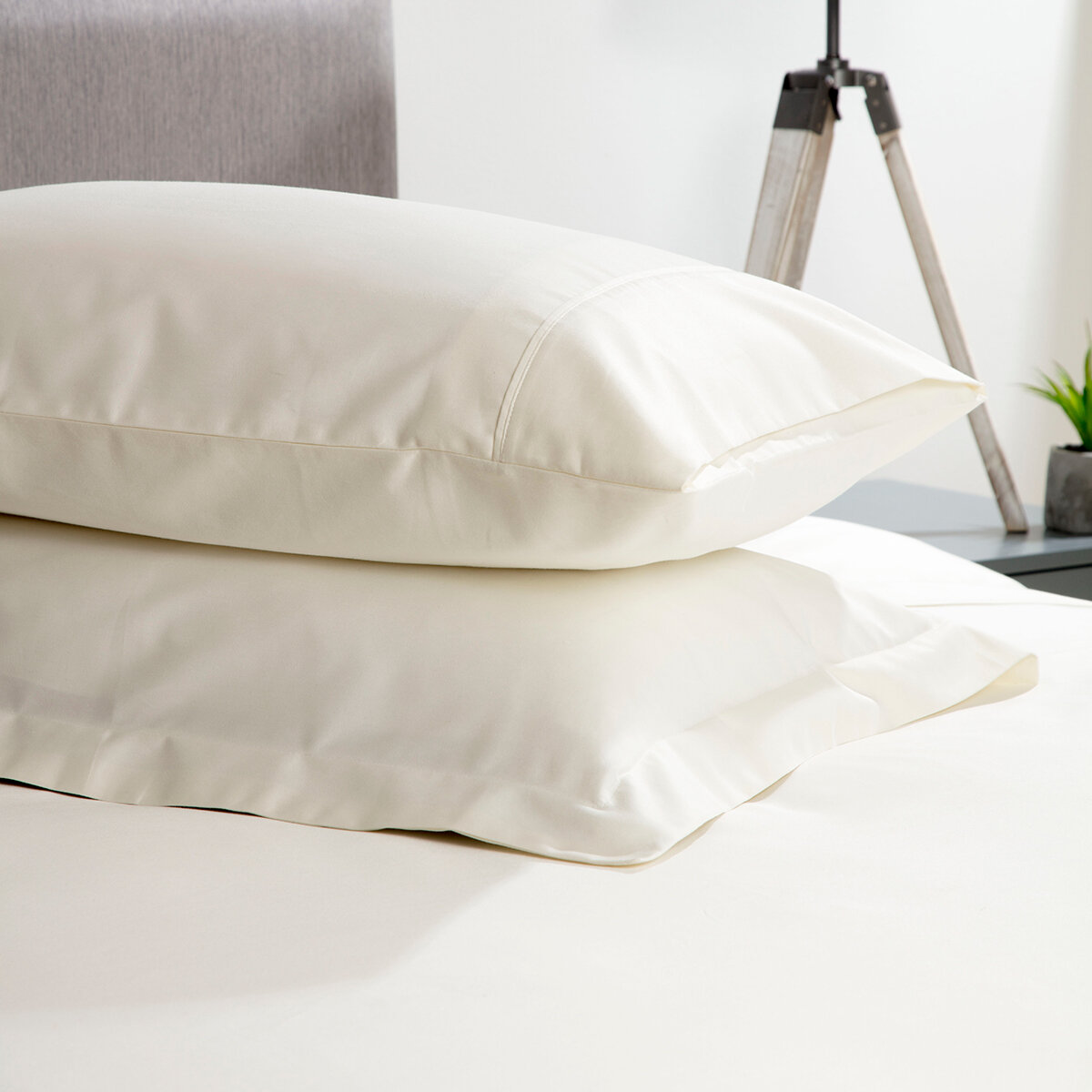 Belledorm 600 Thread Count Cotton Bedding Bundle in Ivory, King