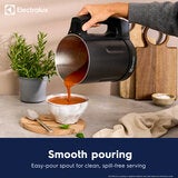 Lifestyle showing smooth pouring Lifestyle showing smooth pouring