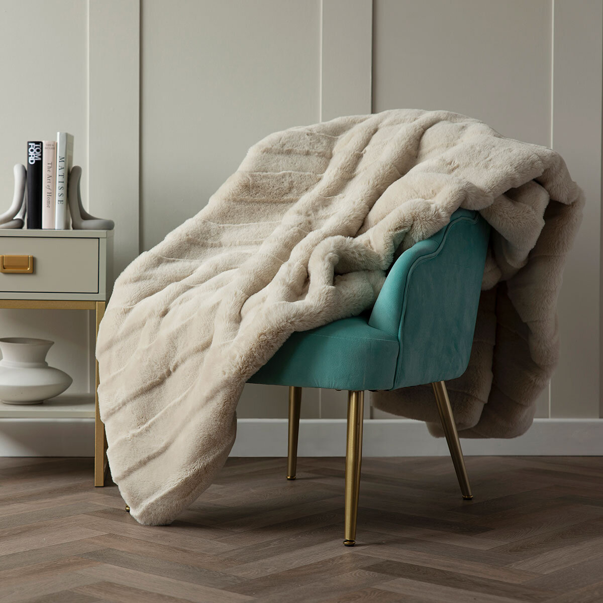 Belledorm Alaska Faux Fur Throw in Taupe, 150 x 200 cm