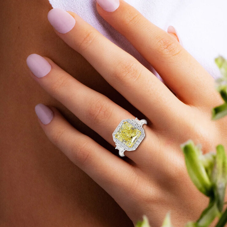 5.68ctw Radiant Cut Fancy Yellow Diamond Halo Ring, Platinum 5.68ctw Radiant Cut Fancy Yellow Diamond Halo Ring, Platinum