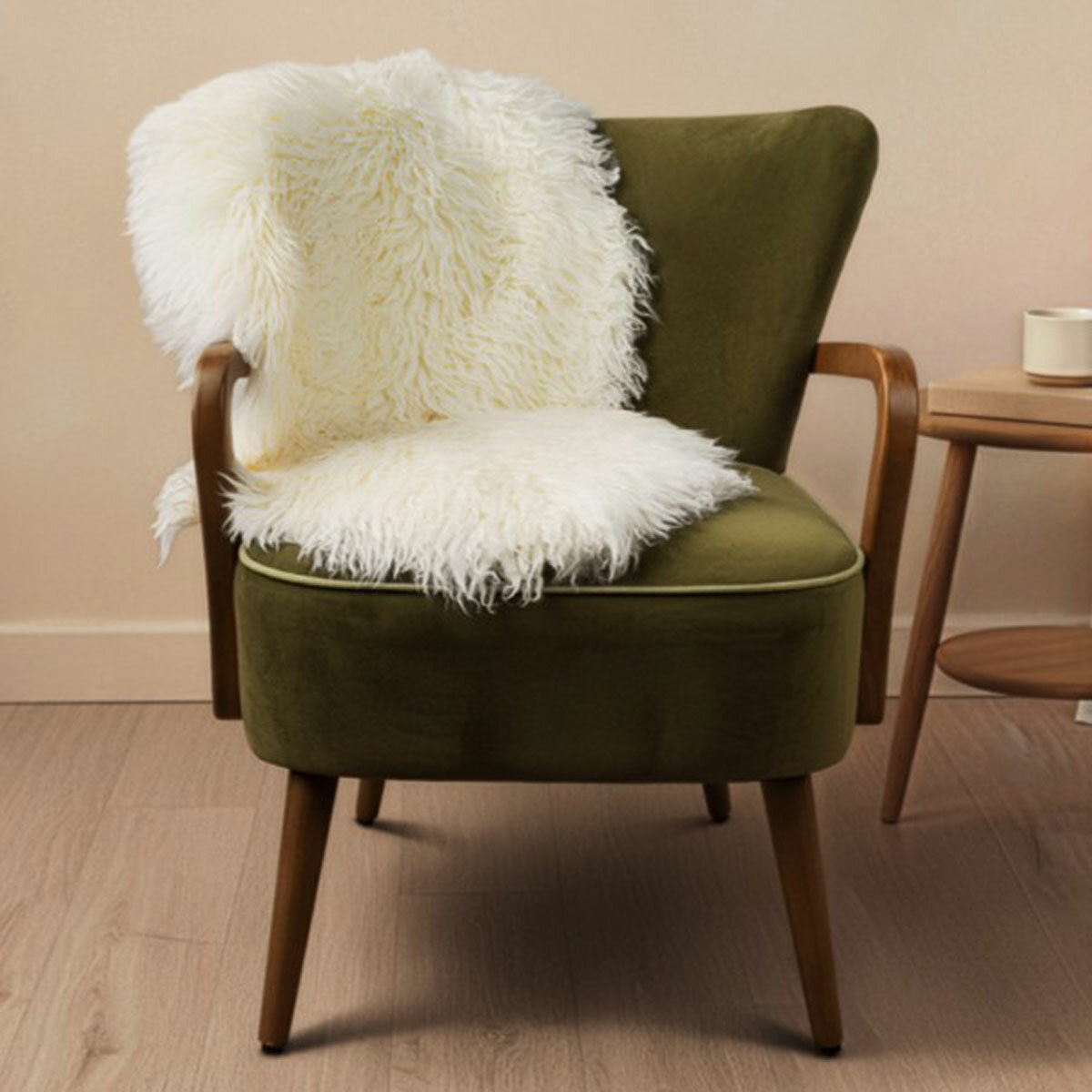 Bowron Back Country Sheepskin Rug in 3 Colours, 60 x 90 cm Bowron Back Country Sheepskin Rug in 3 Colours, 60 x 90 cm