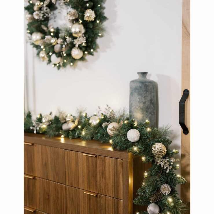 9 ft Pre-lit Christmas Artificial Garland With Twinkling LED Lights
