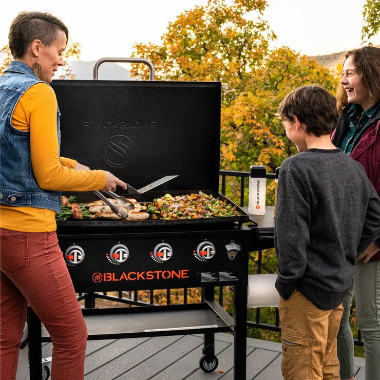 Blackstone 36" Griddle Gas Barbecue with Hood Blackstone 36" Griddle Gas Barbecue with Hood