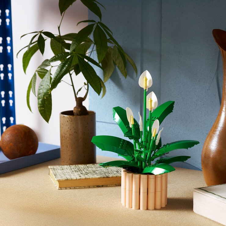 LEGO Botanicals Peace Lily - Model 11504 (18+ Years) LEGO Botanicals Peace Lily - Model 11504 (18+ Years)