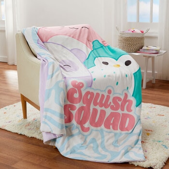 Squishmallows Snuggle Throw, 127 x 177 cm