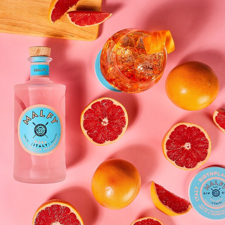 Malfy Gin Rosa, 70cl surrounded by fruit