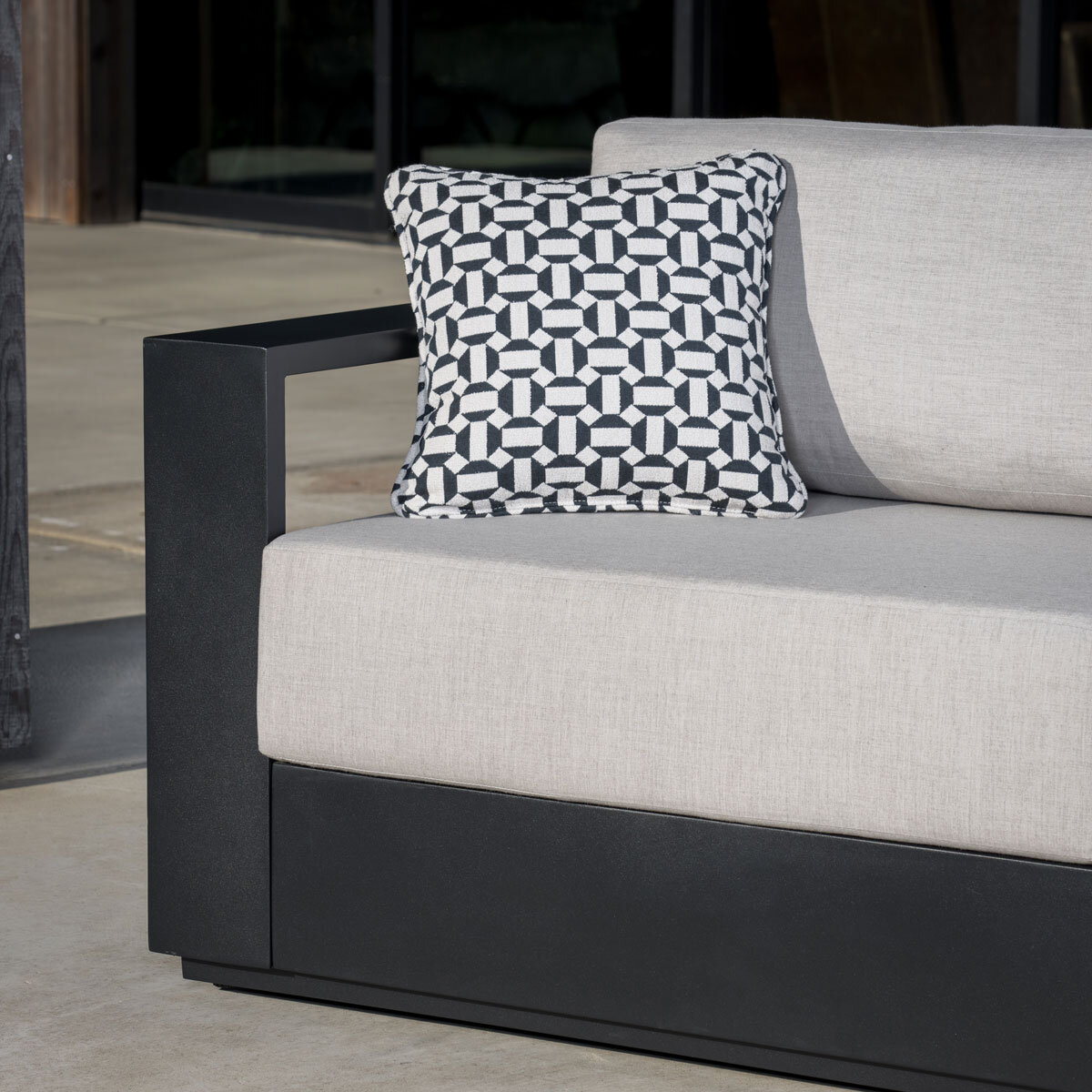 SunVilla Aldous 4 Piece Deep Seating Patio Set + Cover