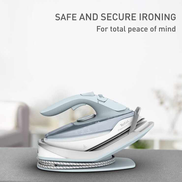 Tefal Freemove Power Steam Iron Lifestyle Image
