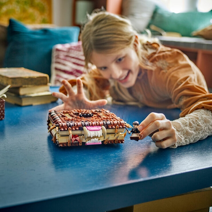 LEGO Harry Potter Chomping Monster Book of Monsters - Model 76449 (9+ Years)