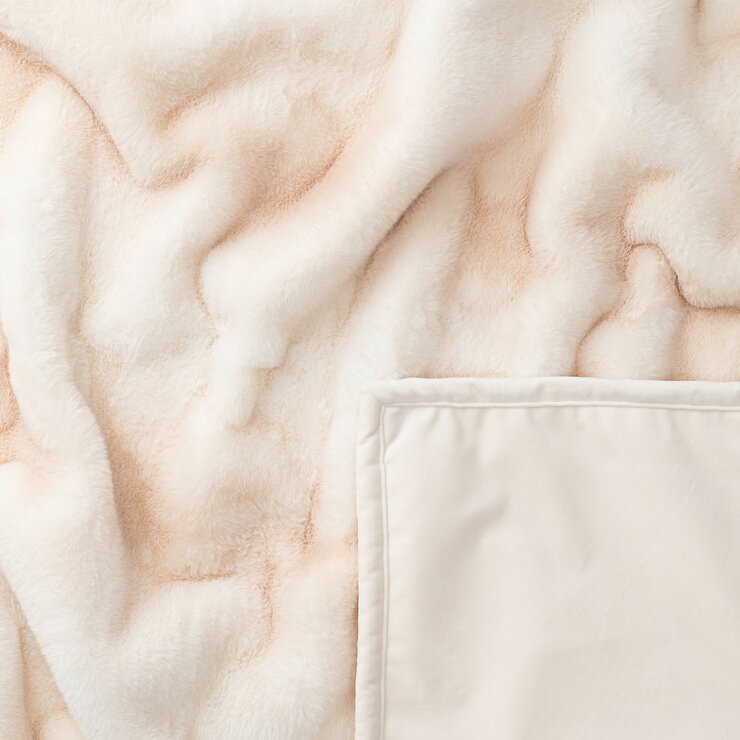 Mon Chateau Faux Fur Throw in Ivory, 152 x 177 cm