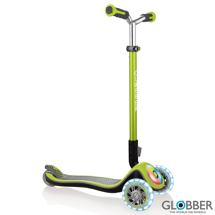 Globber elite prime from side angle on white background Globber elite prime from side angle on white background