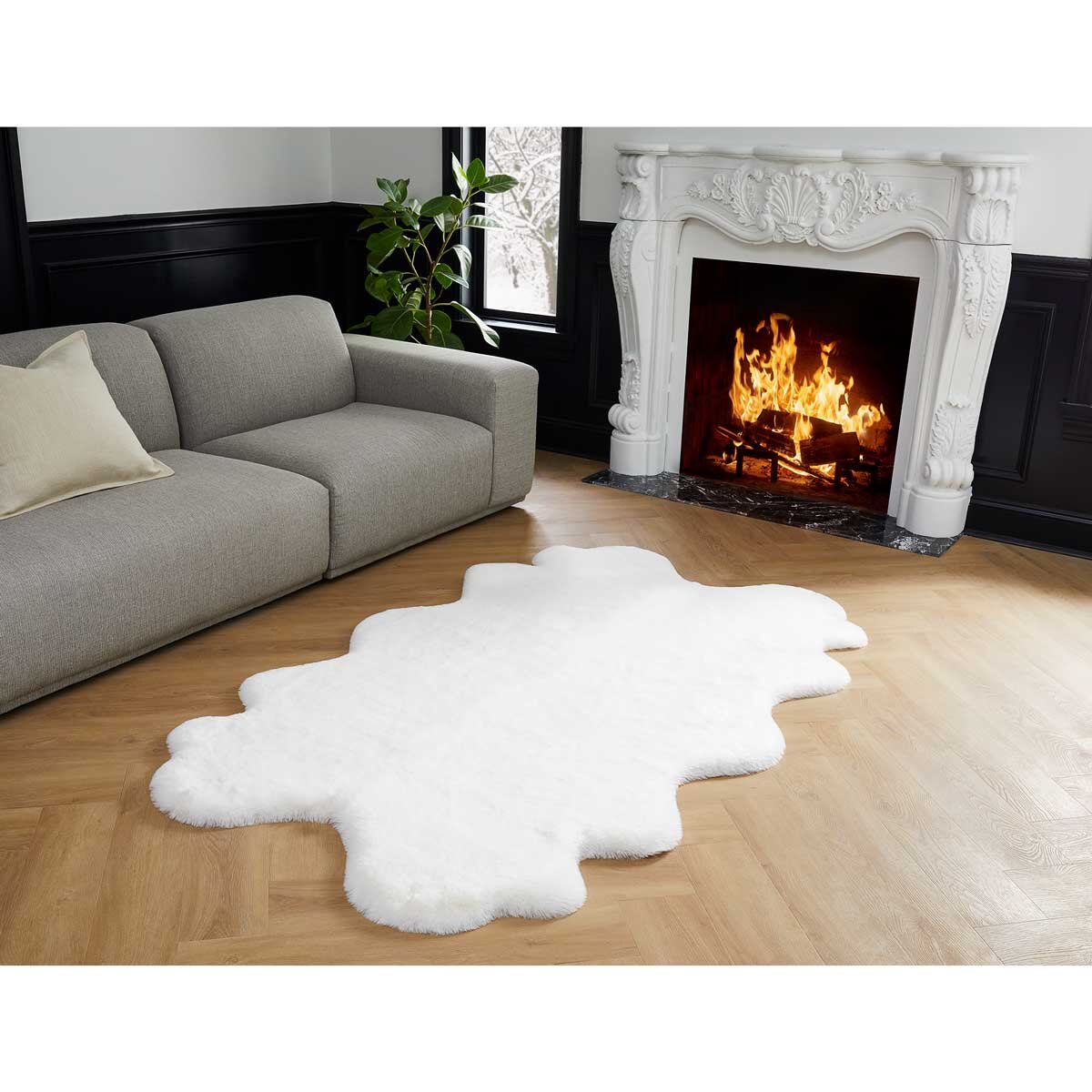 Mon Chateau Faux Fur Quad Rug, in Ivory