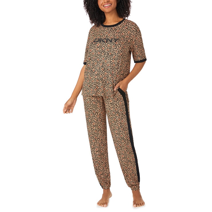 DKNY Ladies Short Sleeve Tee & Jogger Lounge Set DKNY Ladies Short Sleeve Tee & Jogger Lounge Set