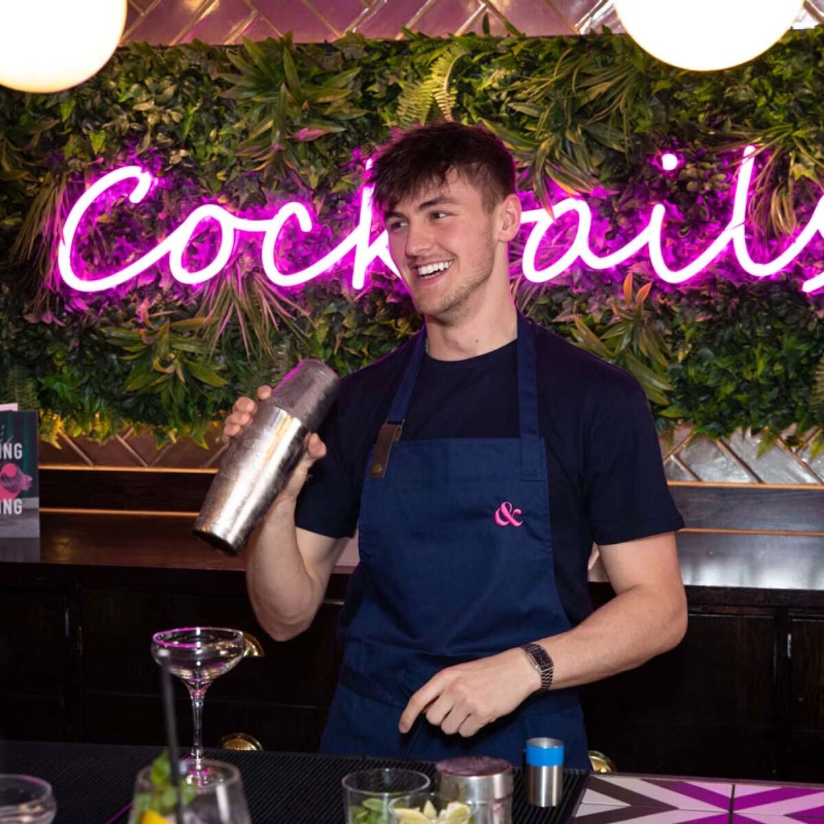 Virgin Experience Days Slug and Lettuce Cocktail Masterclass for Two