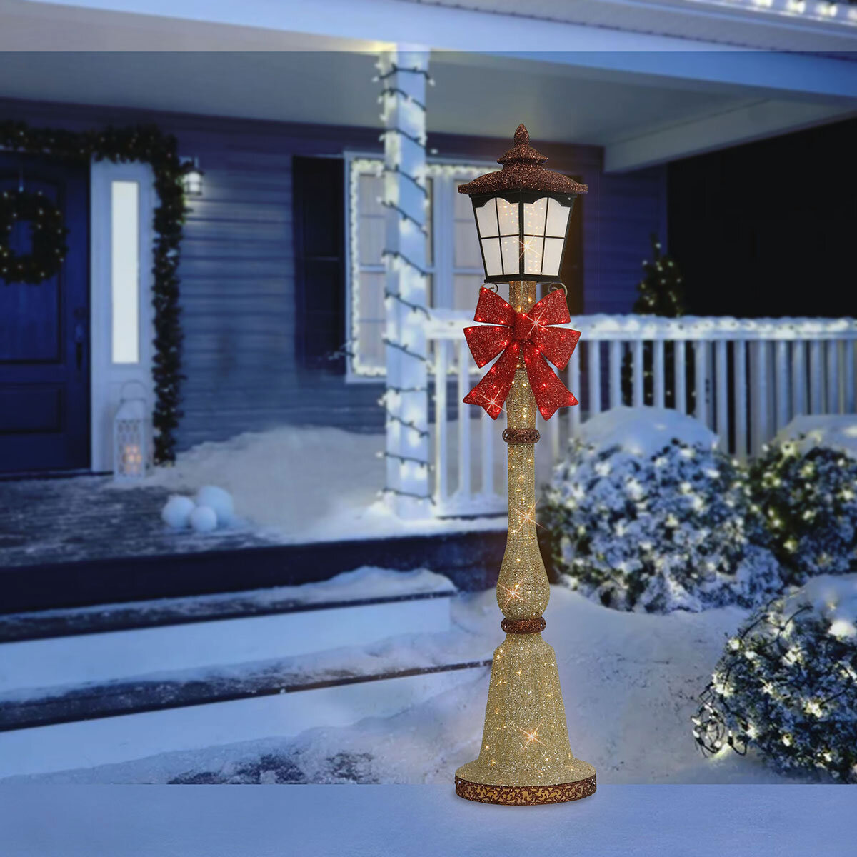 7ft (2.1m) Single Lantern Head Lamp post with 150 LED Lights