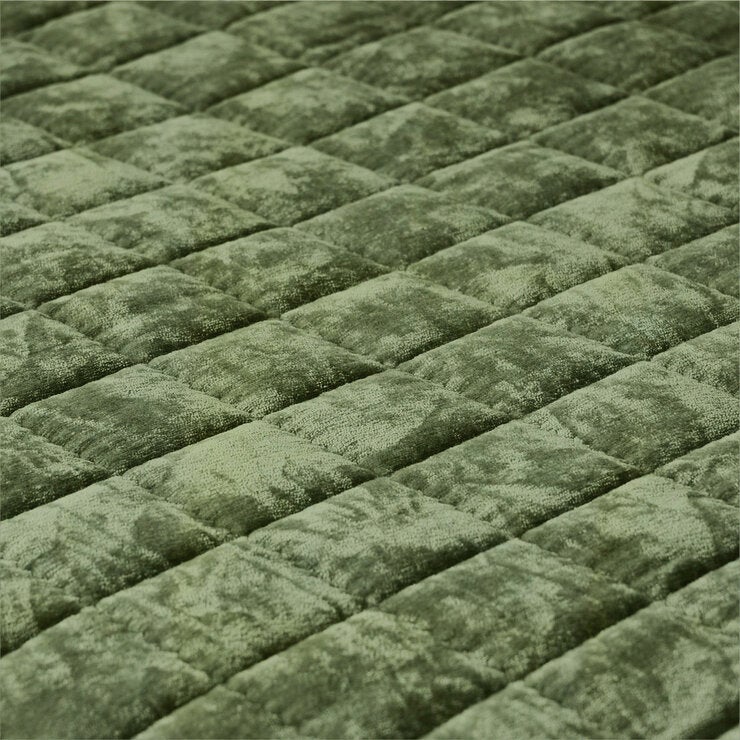 Safdie Crushed Velvet Green Throw , 234 x 244 cm Safdie Crushed Velvet Green Throw , 234 x 244 cm