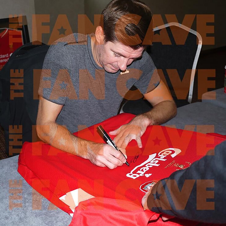 Steven Gerrard Signed Framed 2005 Liverpool Football Shirt including 2 Photos Steven Gerrard Signed Framed 2005 Liverpool Football Shirt including 2 Photos