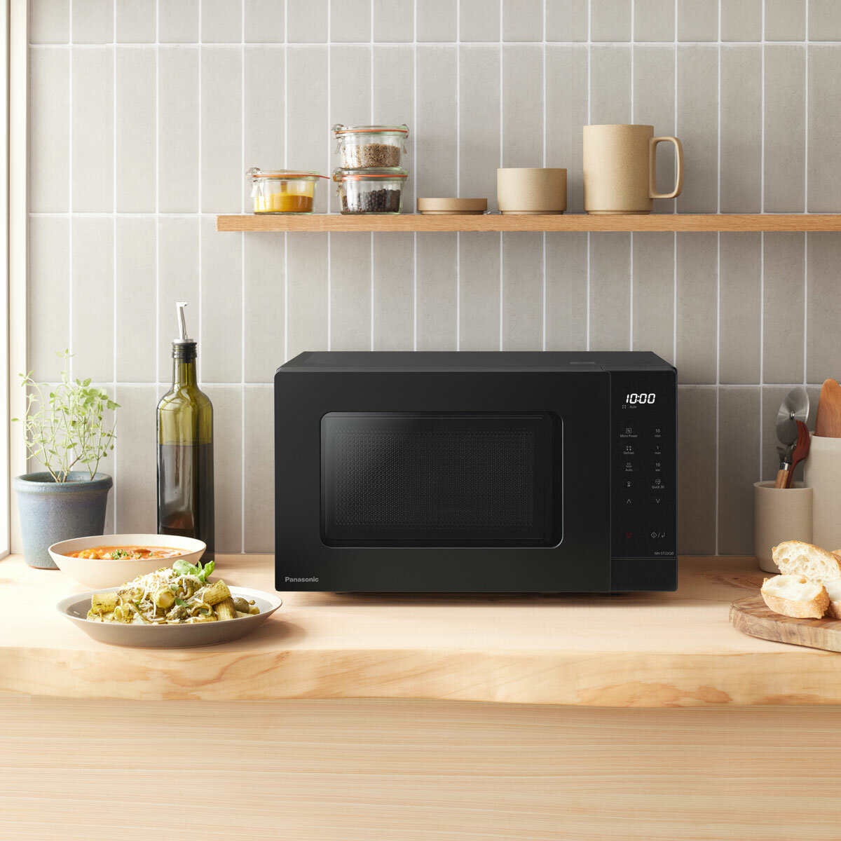 Panasonic 20L Solo Microwave Lifestyle Image
