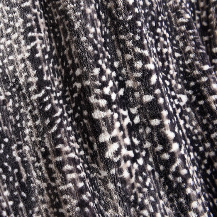 Life Comfort Urban Plush Throw in Animal Print, 152 x 177 cm Costco UK